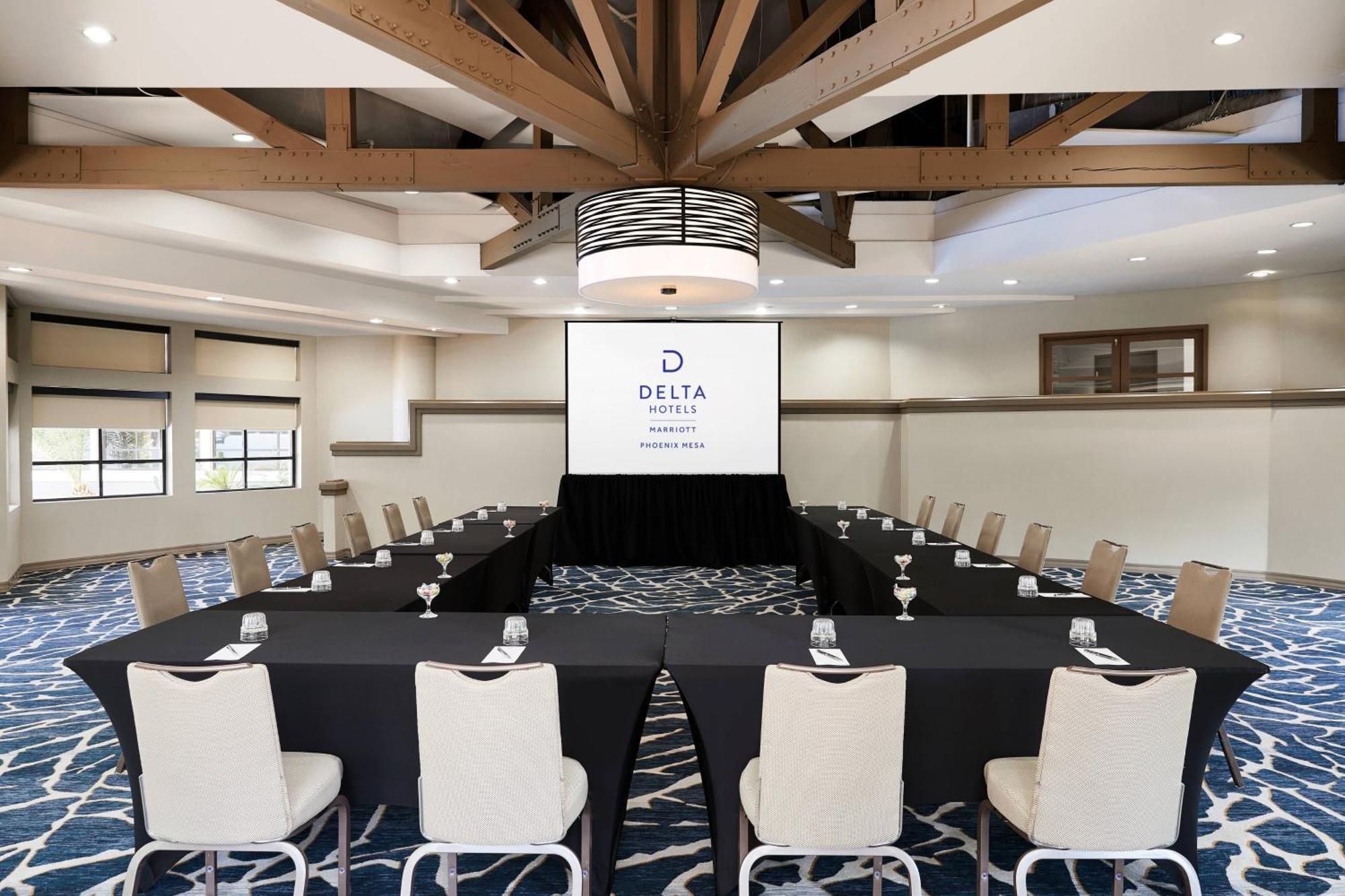 Delta Hotels By Marriott Phoenix Mesa Bagian luar foto