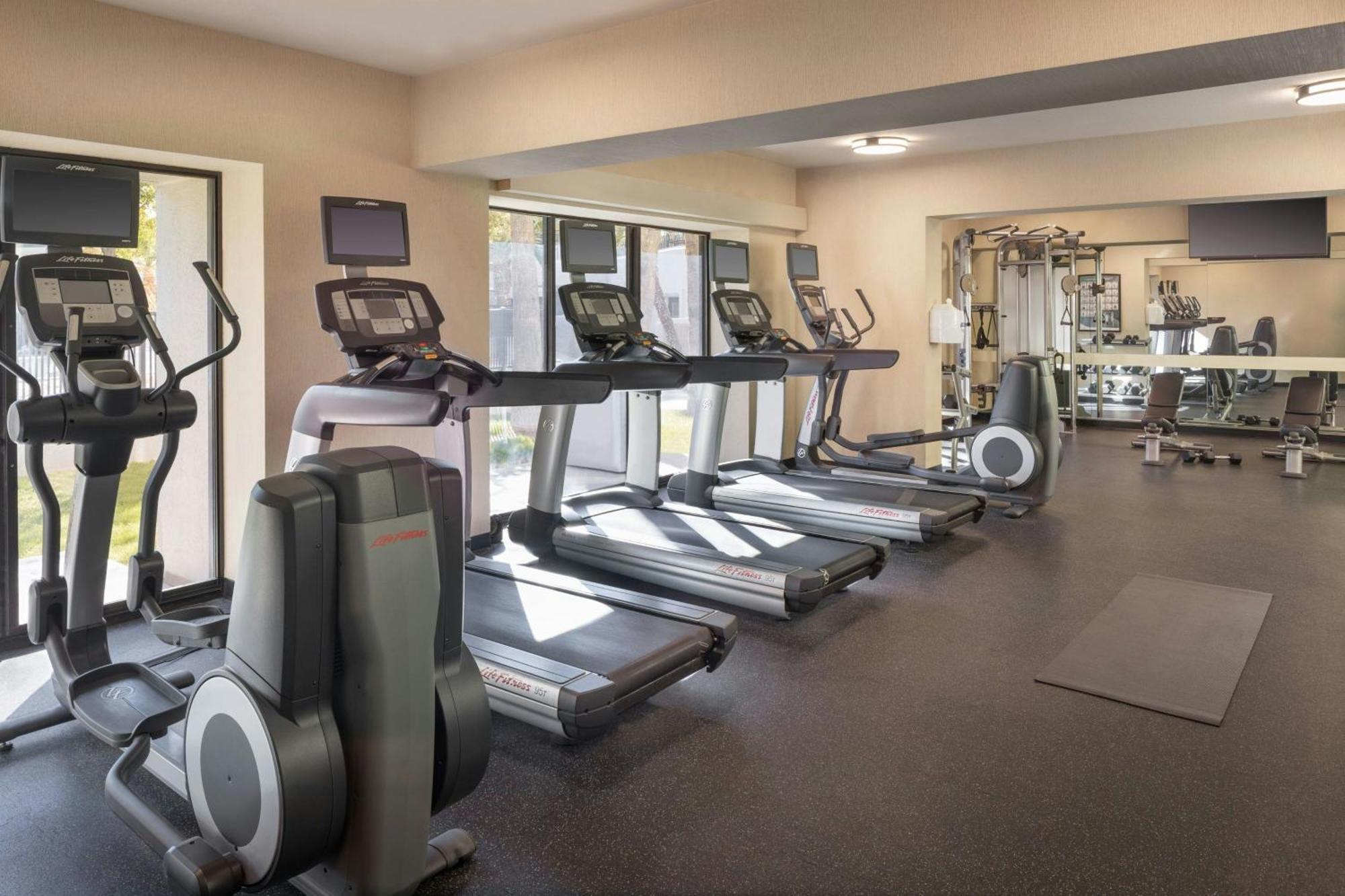 Delta Hotels By Marriott Phoenix Mesa Bagian luar foto
